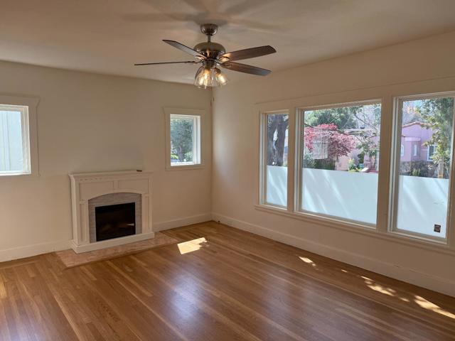 3050 22nd Avenue, Oakland CA: https://media.crmls.org/mediaz/6d962568-98bf-4350-b578-8c9f95c6ee54.jpg