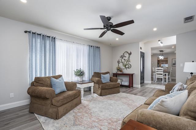 Detail Gallery Image 25 of 54 For 1668 Avenida Cherylita, El Cajon,  CA 92020 - 4 Beds | 2/1 Baths