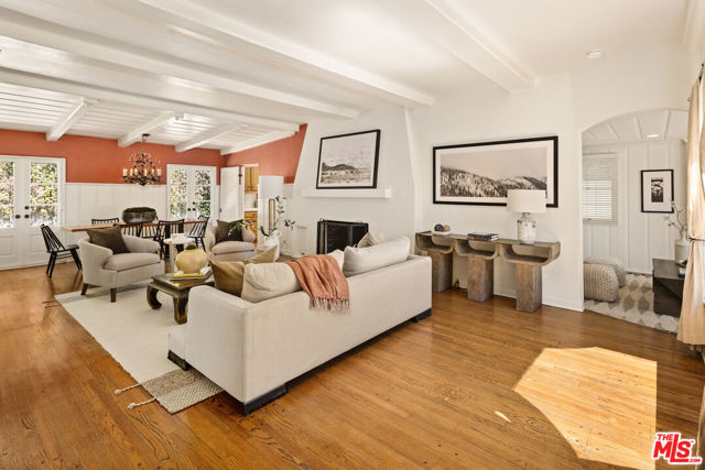 11345 Denair Street, Los Angeles CA: https://media.crmls.org/mediaz/6d9697f5-2088-44f6-9f86-9b10f911ef44.jpg