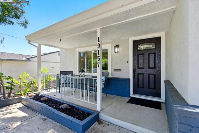 19157 Parsons Ave, Castro Valley CA: https://media.crmls.org/mediaz/6d970750-9e09-4f6f-b221-da9edfaffd17.jpg