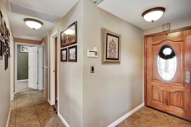 Detail Gallery Image 2 of 26 For 3584 Dorchester Dr, San Diego,  CA 92123 - 3 Beds | 2 Baths