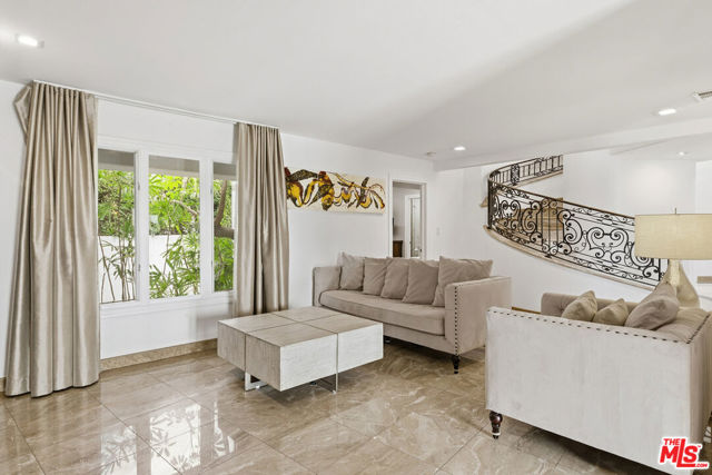 24366 La Masina Court, Calabasas CA: https://media.crmls.org/mediaz/6d985b22-ab06-49b3-8938-b5eba11a0541.jpg