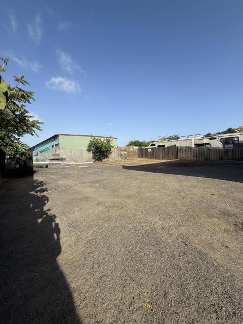1219 Linalda Dr, El Cajon CA: https://media.crmls.org/mediaz/6d98cddd-3707-4158-9d85-06db691ef5e4.jpg