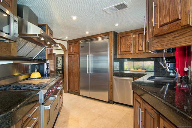 20 S Cays Ct, Coronado CA: https://media.crmls.org/mediaz/6d990f9a-f745-43c7-972f-9de8867e897c.jpg