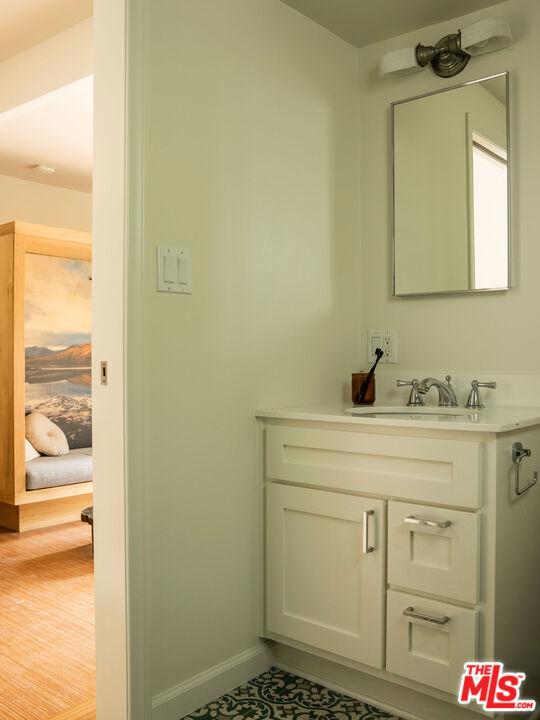 1444 S Sierra Bonita Avenue, Los Angeles CA: https://media.crmls.org/mediaz/6d9937bd-b527-4290-ab3f-0168881c0b3d.jpg