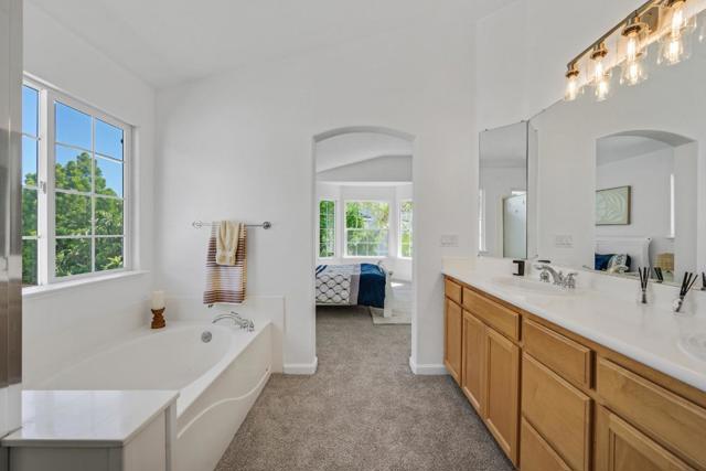 36075 Crystal Springs Drive, Newark CA: https://media.crmls.org/mediaz/6d996889-ea61-4565-99a5-cd8ac7906c32.jpg