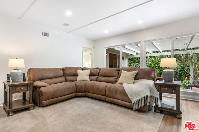 12954 Otsego Street, Sherman Oaks CA: https://media.crmls.org/mediaz/6d996ead-6ffa-4e91-a19b-a5c47f2e6d17.jpg