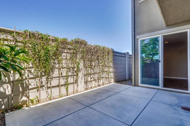 867 Maple Place, East Palo Alto CA: https://media.crmls.org/mediaz/6d99953a-6dc1-4ab1-b007-b81f75b2fbfe.jpg