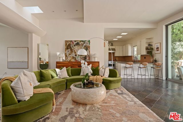 8137 Amor Road, Los Angeles CA: https://media.crmls.org/mediaz/6d99d19b-d235-4713-8fa8-02ddf3ad8e59.jpg
