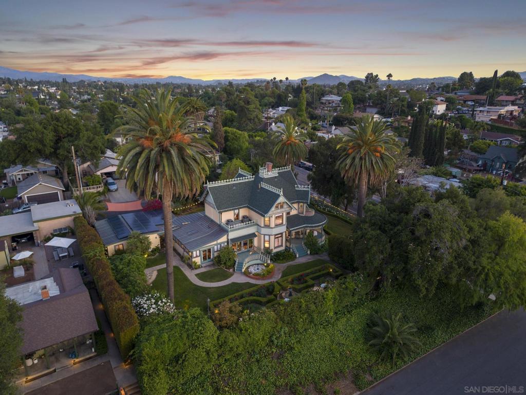 700 Juniper - photo 8