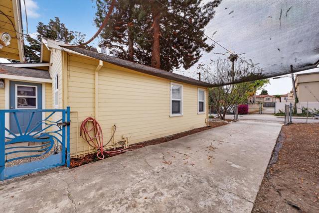 1610 Bulb Avenue, Santa Cruz CA: https://media.crmls.org/mediaz/6d9a5877-74a8-452f-9b50-c3fb1830725c.jpg