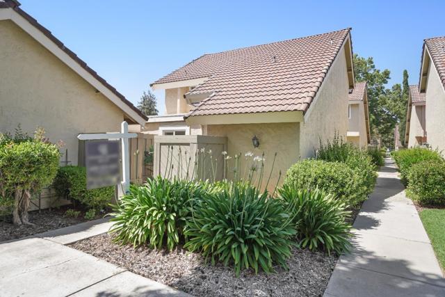 263 Truckee Lane, San Jose CA: https://media.crmls.org/mediaz/6d9b0b2e-c19f-40e6-9bdb-f6962b54d6a6.jpg