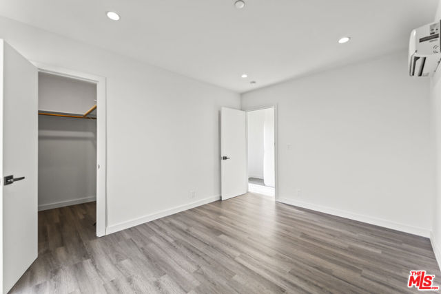 1254 9th Street, Santa Monica CA: https://media.crmls.org/mediaz/6d9bb7ea-5d99-4c8b-a258-3fc4d073c4a3.jpg