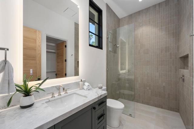 6323 Mimulus, Rancho Santa Fe CA: https://media.crmls.org/mediaz/6d9bfcfa-7101-46de-8259-dfa4e1060dfa.jpg