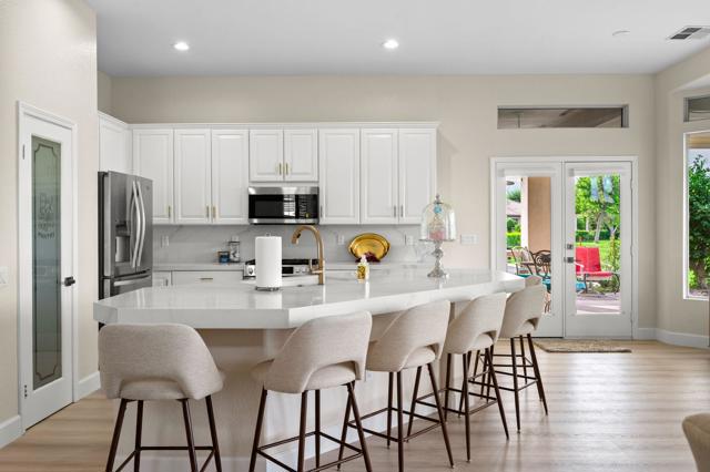 44397 Royal Lytham Drive, Indio CA: https://media.crmls.org/mediaz/6d9d0fd8-954b-4bc3-ab22-8158b095b368.jpg