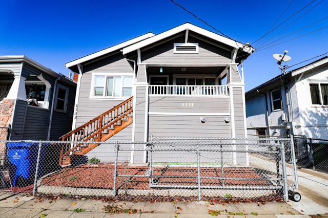 1331 87th Avenue, Oakland CA: https://media.crmls.org/mediaz/6d9d61aa-a24b-4406-b6bf-69c22d91f82d.jpg