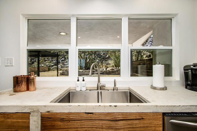 61093 Prescott Trail, Joshua Tree CA: https://media.crmls.org/mediaz/6d9e0f0d-53cf-4418-bb35-d98e1993ff7c.jpg