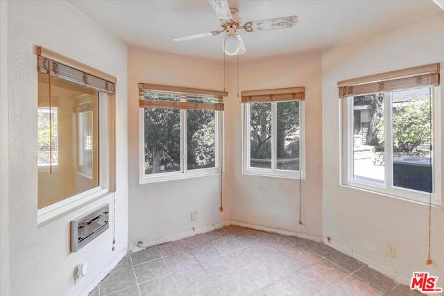 Image 12 of 32 For 14301 Hortense Street