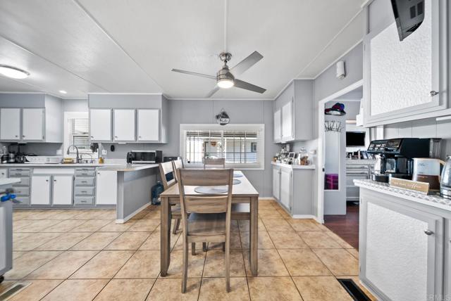 Detail Gallery Image 9 of 43 For 444 Anita St #19,  Chula Vista,  CA 91911 - 2 Beds | 2 Baths