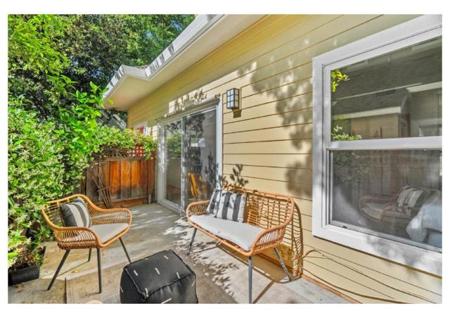748 Cottage Court, Mountain View CA: https://media.crmls.org/mediaz/6d9eee14-ca90-455b-8f67-829397b56118.jpg