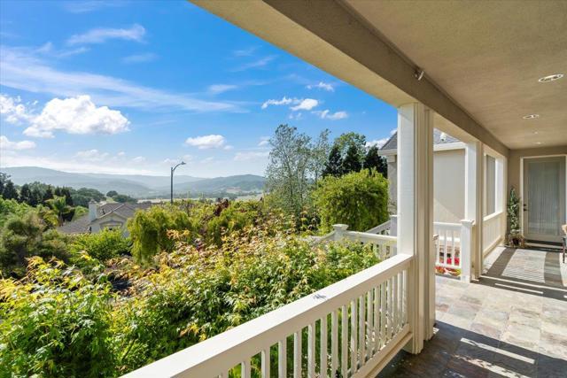 2380 Sunflower Circle, Gilroy CA: https://media.crmls.org/mediaz/6d9ef76b-0eaf-484f-a22c-402d6f7c02d3.jpg