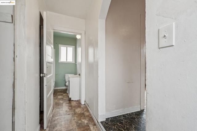 2640 77th Ave, Oakland CA: https://media.crmls.org/mediaz/6da050c8-14d9-4be8-9ea5-14604ea41d88.jpg