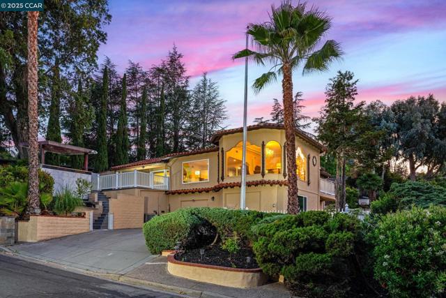 3698 De Rosa Ct, Concord CA: https://media.crmls.org/mediaz/6da05d13-305a-4862-9d92-3474ad459793.jpg
