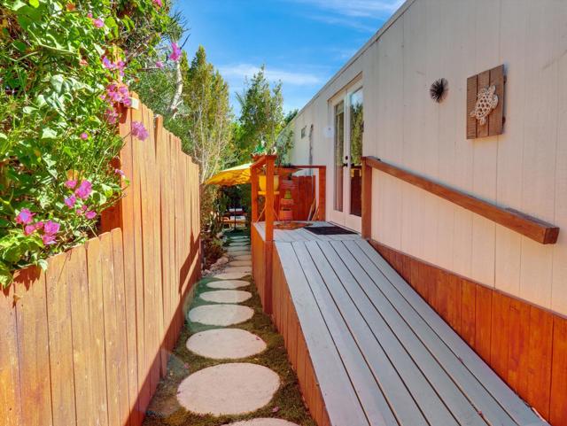 7 Ocotillo Lane, Palm Desert CA: https://media.crmls.org/mediaz/6da14d18-5491-4fe8-a273-a264b2a1fb01.jpg