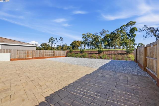 4158 Markovich Ct, Richmond CA: https://media.crmls.org/mediaz/6da27d0c-e3a9-40a9-a19f-c10d78012b8b.jpg