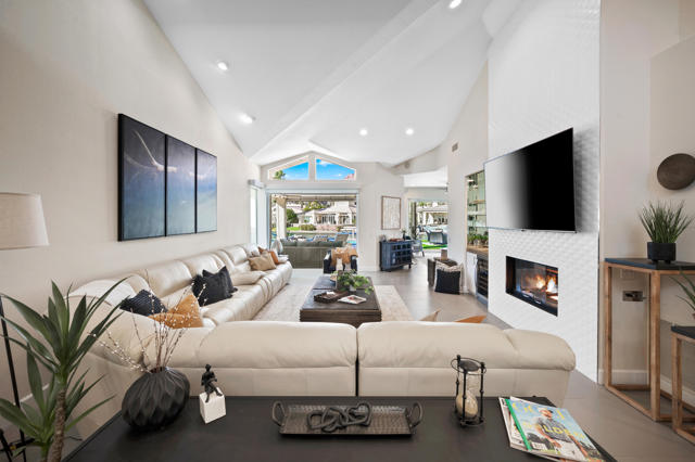 47325 Via Koron, La Quinta CA: https://media.crmls.org/mediaz/6da2ad7e-2189-41ad-9013-60c38e911794.jpg