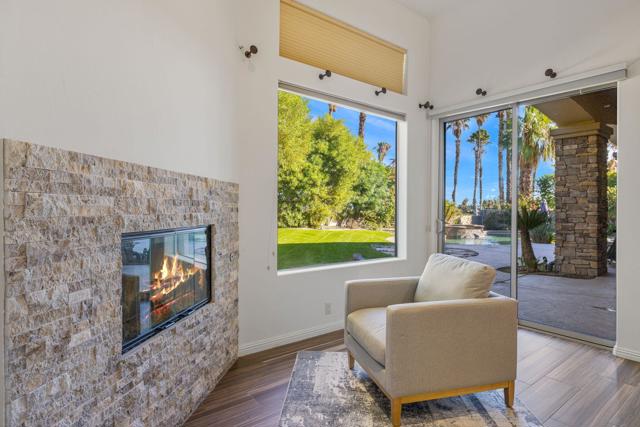 352 Crest Lake Drive, Palm Desert CA: https://media.crmls.org/mediaz/6da2b31d-bd83-4830-892c-0ffddd8638d7.jpg