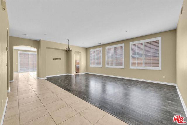 5611 Scharf Avenue, Fontana CA: https://media.crmls.org/mediaz/6da3271e-0025-43b3-bf66-3166414b033a.jpg