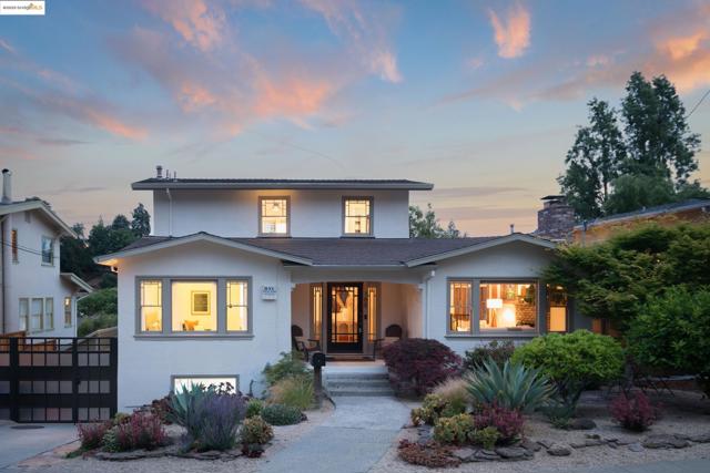 769 Santa Ray Ave, Oakland CA: https://media.crmls.org/mediaz/6da38930-7716-4b67-832c-daec64ef34da.jpg