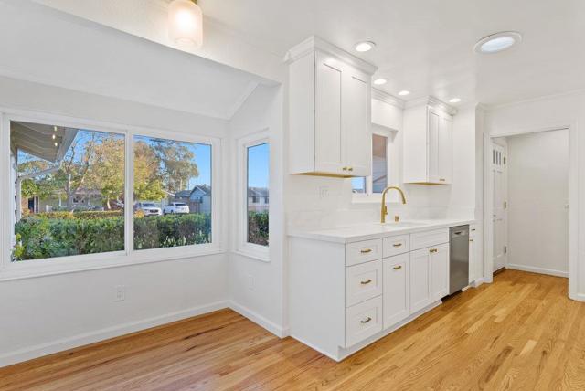 115 Crestview Terrace, Santa Cruz CA: https://media.crmls.org/mediaz/6da48d8c-bed2-4dfd-8203-1013ba9591ab.jpg