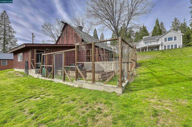11417 Red Dog Rd, Nevada City CA: https://media.crmls.org/mediaz/6da508a6-61b0-4896-8d71-c35b8d7908dc.jpg