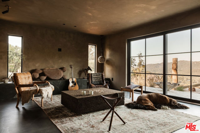 225 Powderhorn Ranch Road, Topanga CA: https://media.crmls.org/mediaz/6da519a9-a6a6-4c55-82b1-b8fb1d98d314.jpg