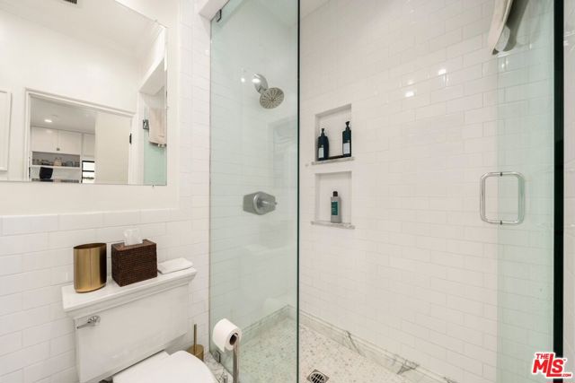 500 N Genesee Avenue, Los Angeles CA: https://media.crmls.org/mediaz/6da6c375-dd0f-49cd-b75e-3c5a8de52c8d.jpg