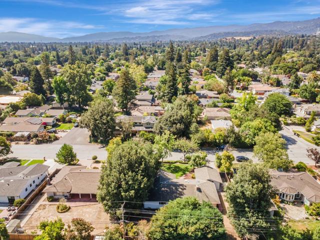 1635 Morton Avenue, Los Altos CA: https://media.crmls.org/mediaz/6da73b51-92f4-4eb0-b166-8ae0674563d2.jpg