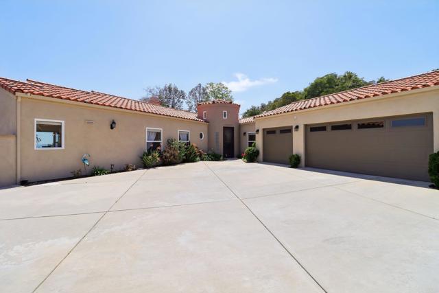 944 Rainbow Crest Road, Fallbrook CA: https://media.crmls.org/mediaz/6da7b193-f91b-4edc-9d6e-5f276280fd4e.jpg