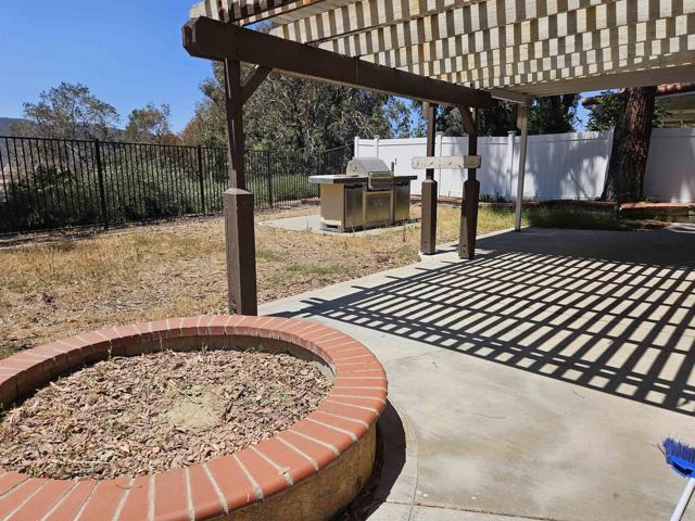 43075 Corte Fresca, Temecula CA: https://media.crmls.org/mediaz/6da87d3c-54cc-4b7d-869a-844d23cdba58.jpg