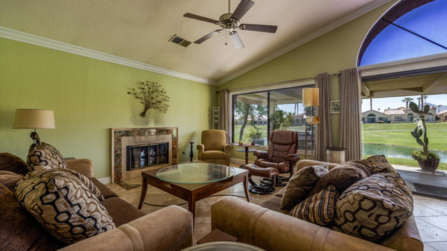 76895 Morocco Road, Palm Desert CA: https://media.crmls.org/mediaz/6da8f657-de35-4fee-bdf3-6c6f64f1c00c.jpg