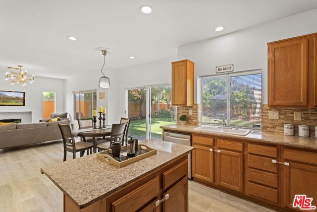 7725 Victoria Avenue, Inglewood CA: https://media.crmls.org/mediaz/6da9071e-cc19-4a2f-9af9-07e6fa7fdd21.jpg