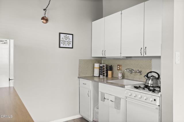 1132 1142 Pittsfield Lane, Ventura CA: https://media.crmls.org/mediaz/6da97542-415e-4a86-8420-2fb86fb69dde.jpg