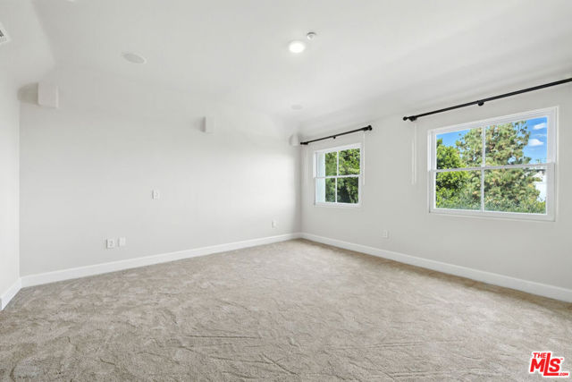 1675 Woods Drive, Los Angeles CA: https://media.crmls.org/mediaz/6da9a4f6-c6c6-40dd-811e-92bf7095f577.jpg