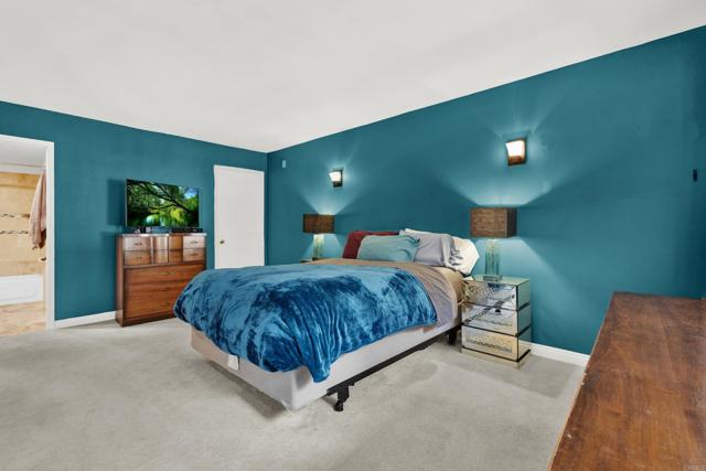 2348 La costa Avenue, Carlsbad CA: https://media.crmls.org/mediaz/6da9a888-c307-48b6-b7fe-f6b0ef84fee5.jpg