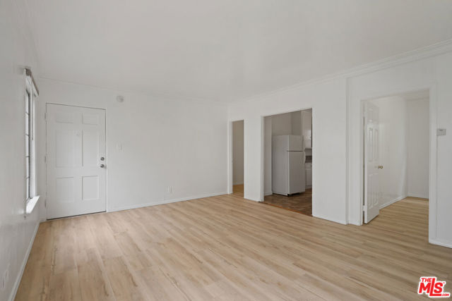 6773 Yucca Street, Los Angeles CA: https://media.crmls.org/mediaz/6daa39f6-e757-4d28-8e99-b5ed4bbc1d8c.jpg