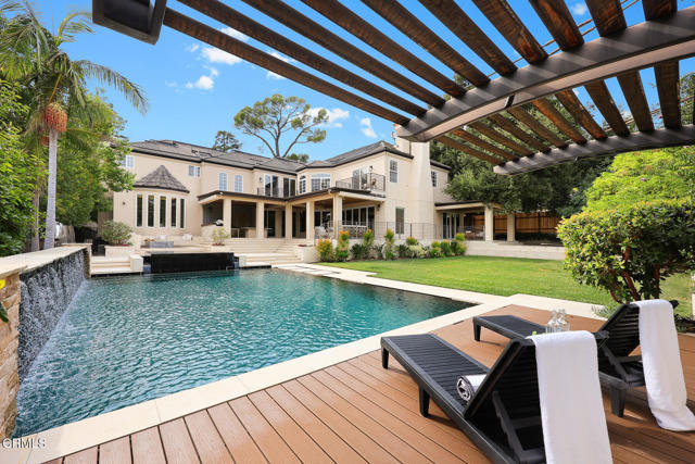 5008 La Canada Boulevard, La Canada Flintridge CA: https://media.crmls.org/mediaz/6daa5a3c-cf69-47f8-becb-7539262bea8d.jpg