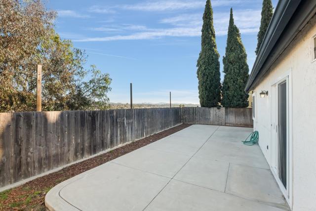 Detail Gallery Image 21 of 39 For 1347 Dorsey Way, Vista,  CA 92083 - 3 Beds | 2 Baths