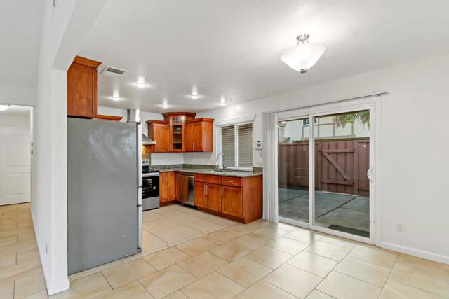 36923 Bolina Terrace, Fremont CA: https://media.crmls.org/mediaz/6daa7b99-949b-4b1d-b589-40acda206be7.jpg