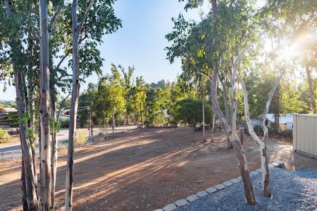 11534 Manzanita Rd, Lakeside CA: https://media.crmls.org/mediaz/6daa9b08-8d29-4bfd-8681-0183890cb074.jpg